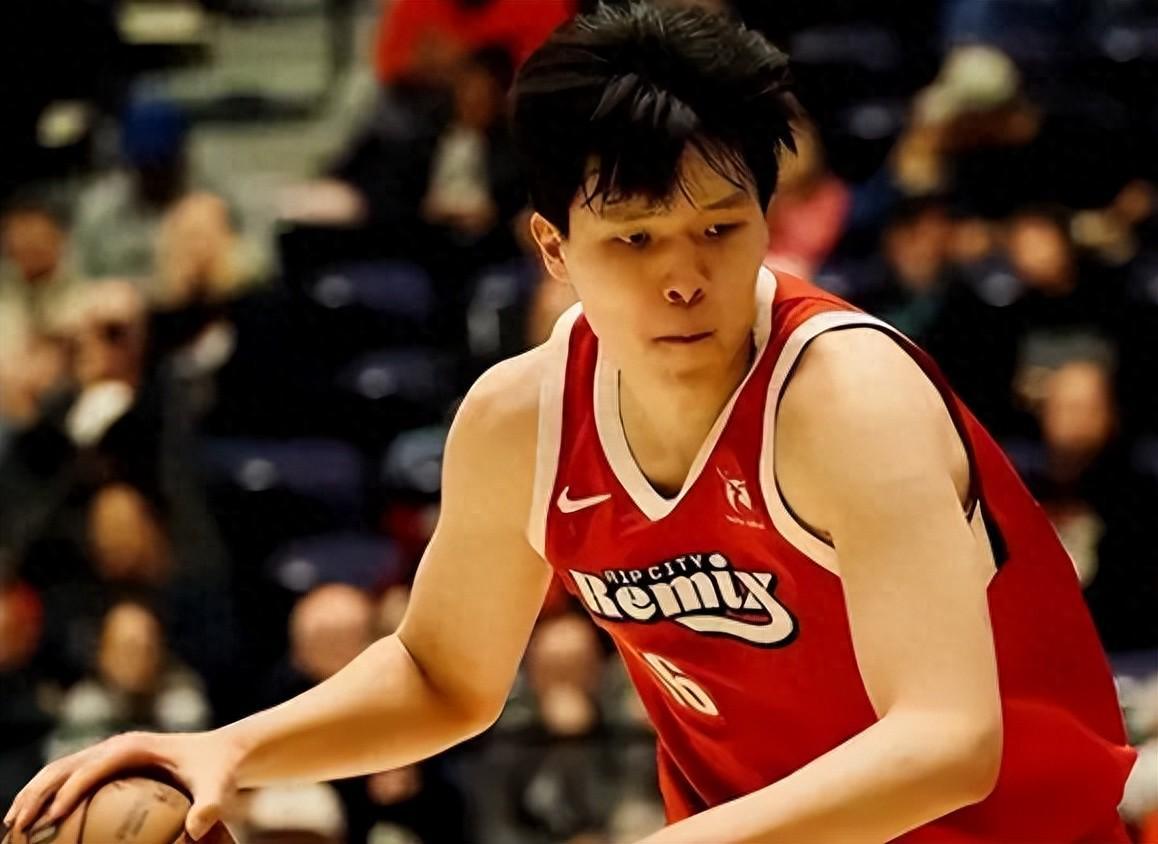 世界杯手机端指南-16投14中，砍31+8！杨瀚森最强一战，斯普利特该给机会了